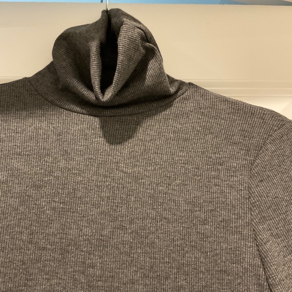 Gray Ribbed turtleneck long sleeved mini dress - Picture 2 of 2